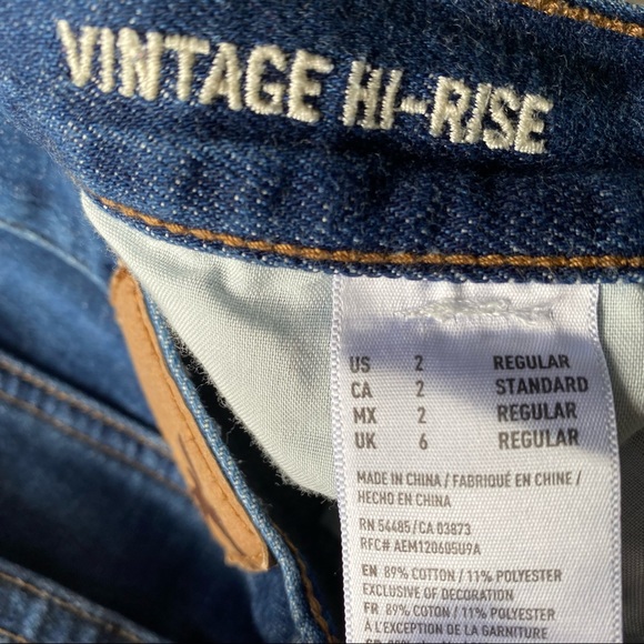 American Eagle Vintage Hi-Rise Button-Fly Distressed Jeans Size 2 Reg - Picture 12 of 12